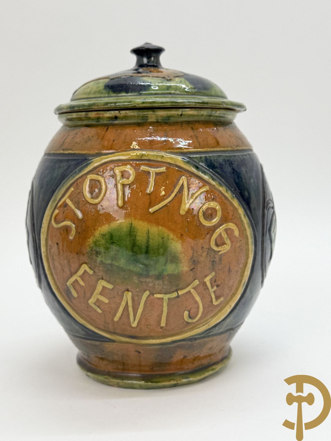 Drie Vlaams aardwerken vazen + Vlaams aardewerken tabakspot - VH gemonogrammeerd (Van Humskerk H.)