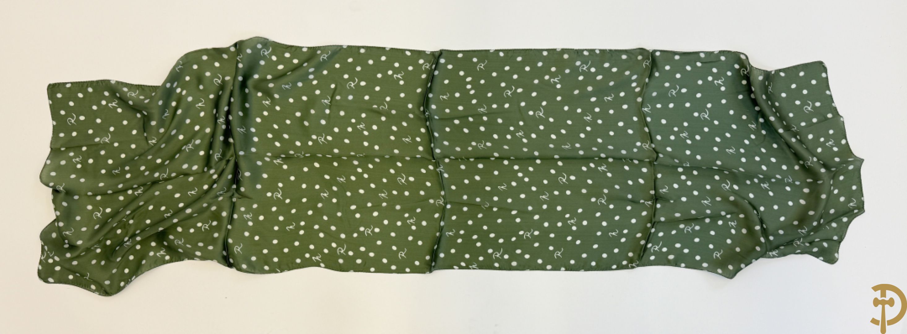 Vier foulards Nina Ricci (nooit gedragen komt uit winkel restant)