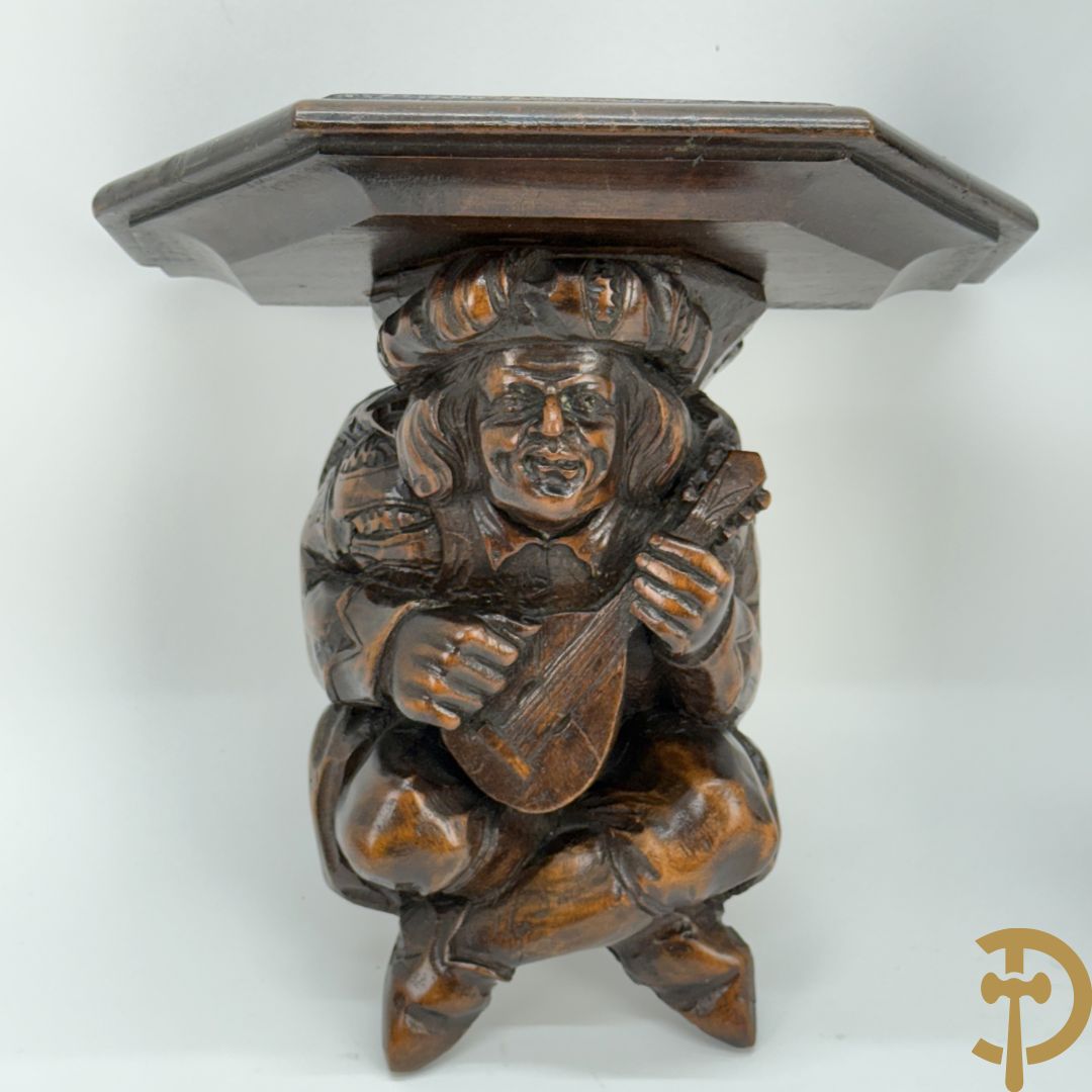 Massief eiken Engelse gesculpteerde baro- en thermometer + houtgesculpteerde console van narrenfiguur met basrelief