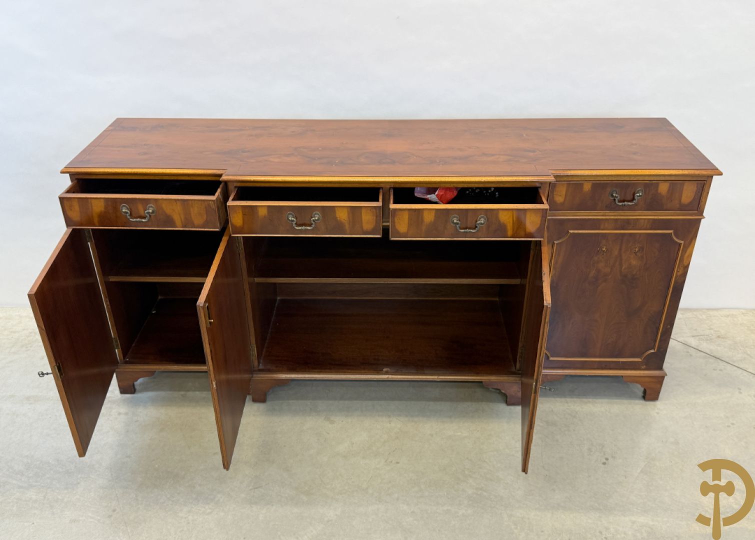 Notelaren vierdeursdressoir met 4 lades, Engelse stijl replica