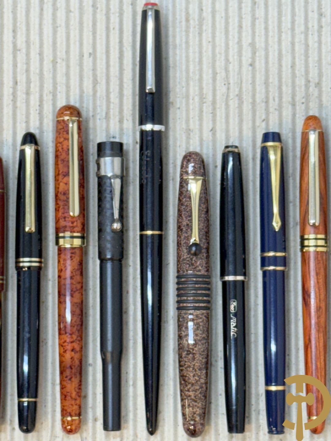 Vijftien oude vulpennen w.o. 5 uit de jaren 