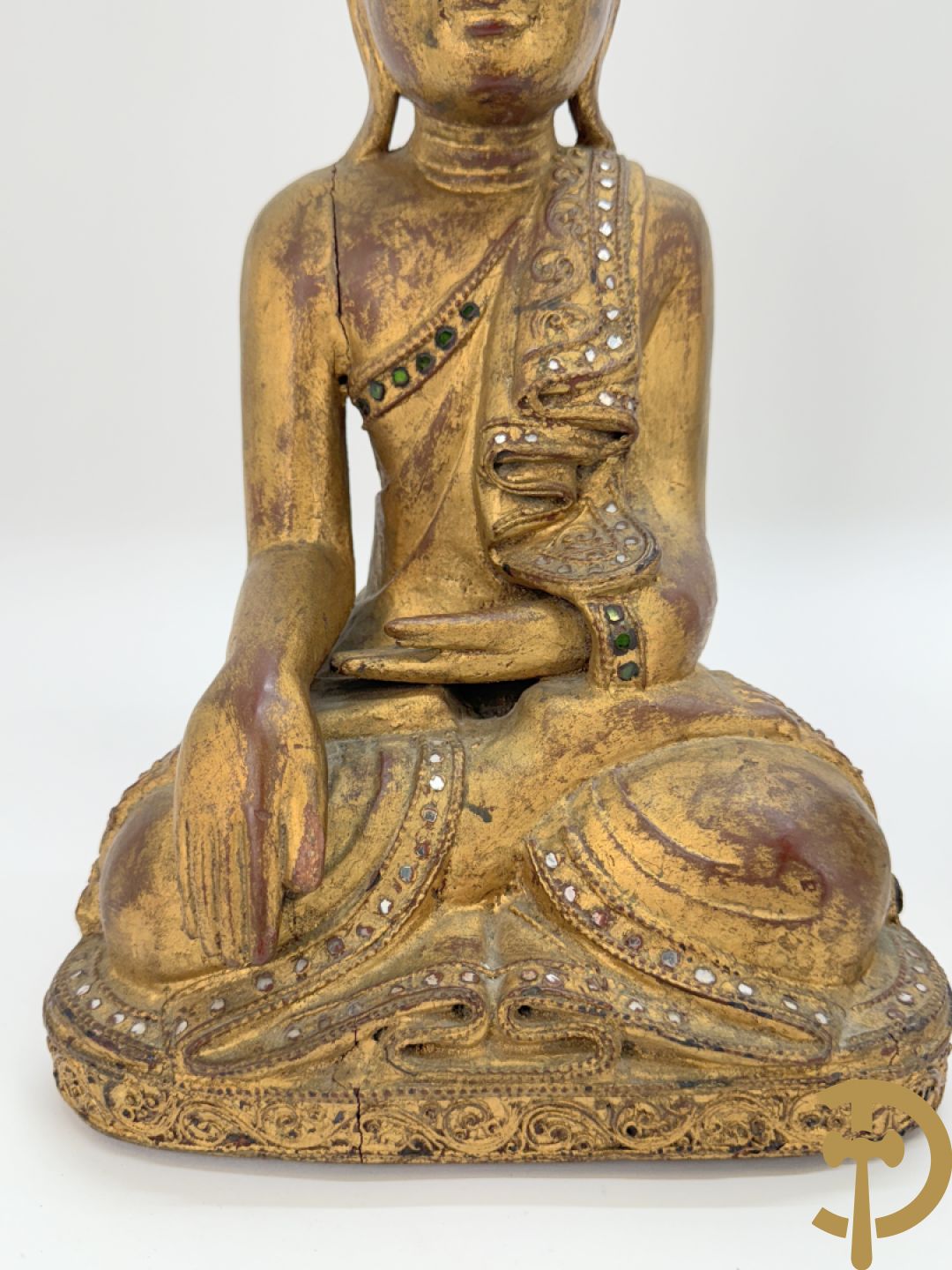 Handbeschilderd ijzeren boedhahoofd + vergulde houtgesculpteerde zittende boedha