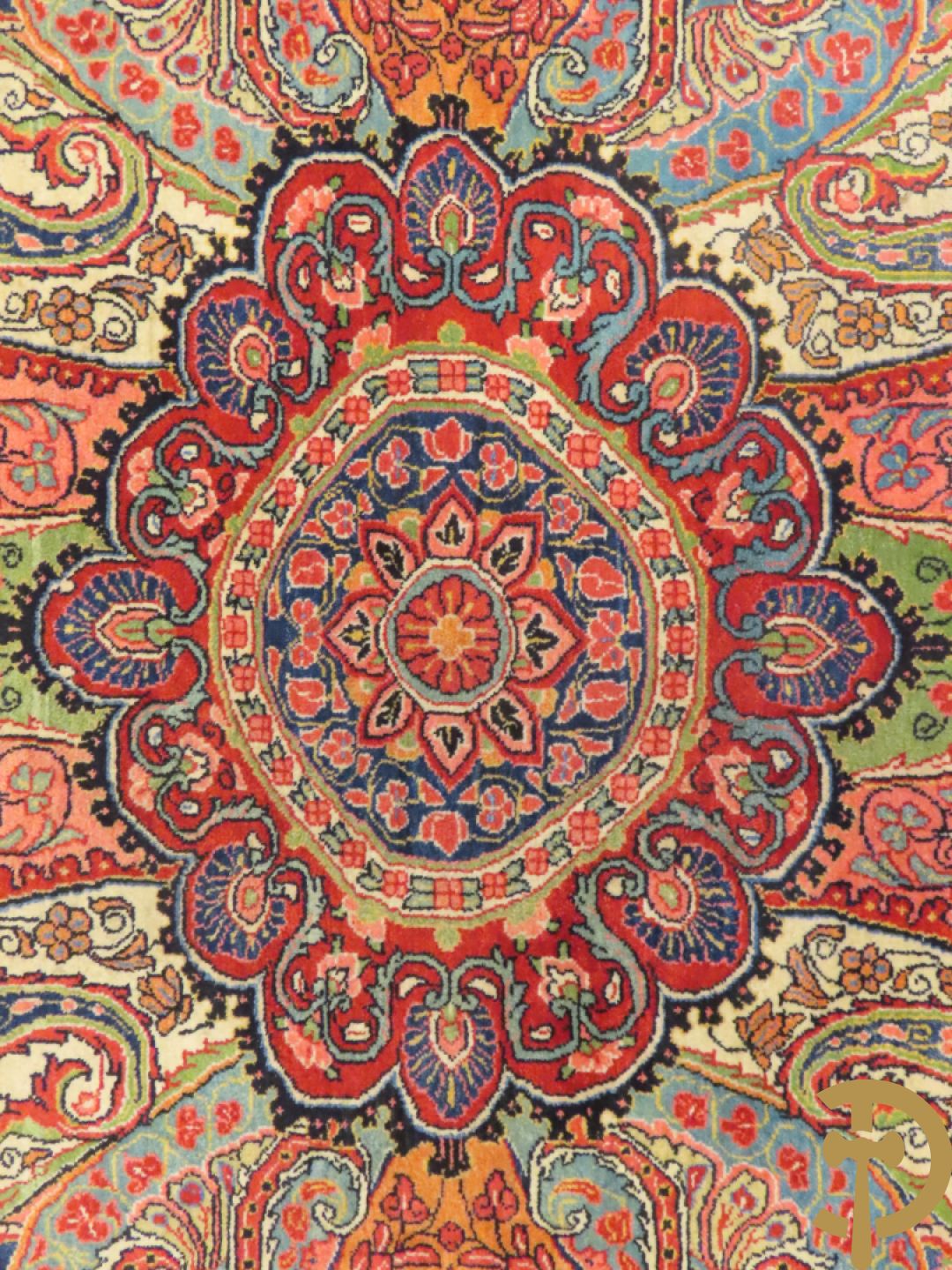 Oosters handgeknoopt tapijt met cashmeremotieven