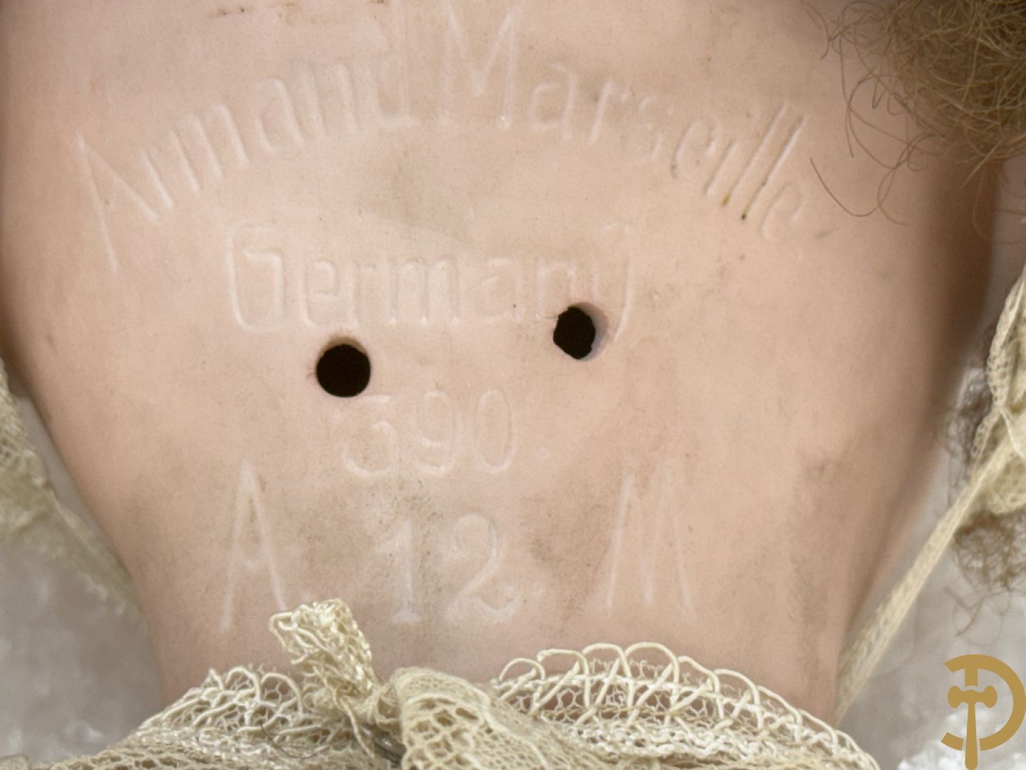 Antiek pop met porseleinen hoofd, papier maché ledematen en  beweegbare ogen,  gemerkt Armand Marseille Germany 390 A12M