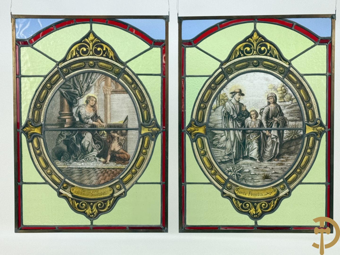 Twee loodramen met beschilderde taferelen 