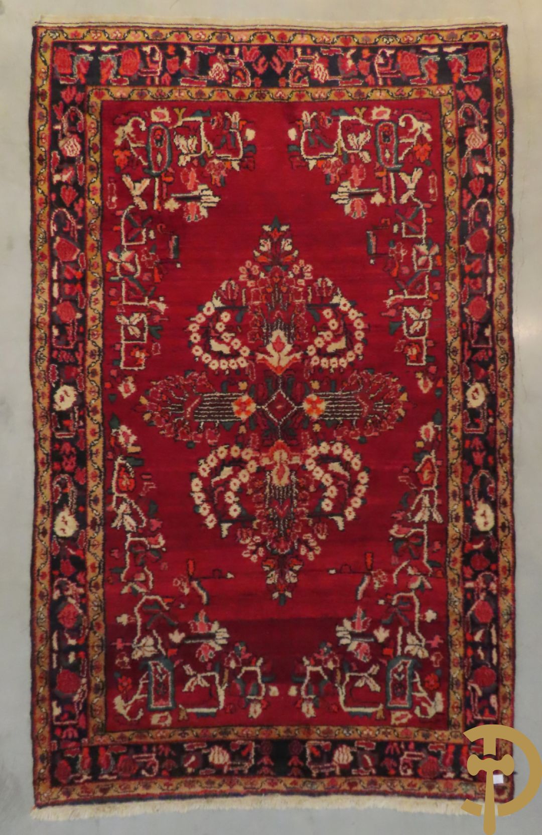 Oosters handgeknoopt tapijt Hamadan met rode fond