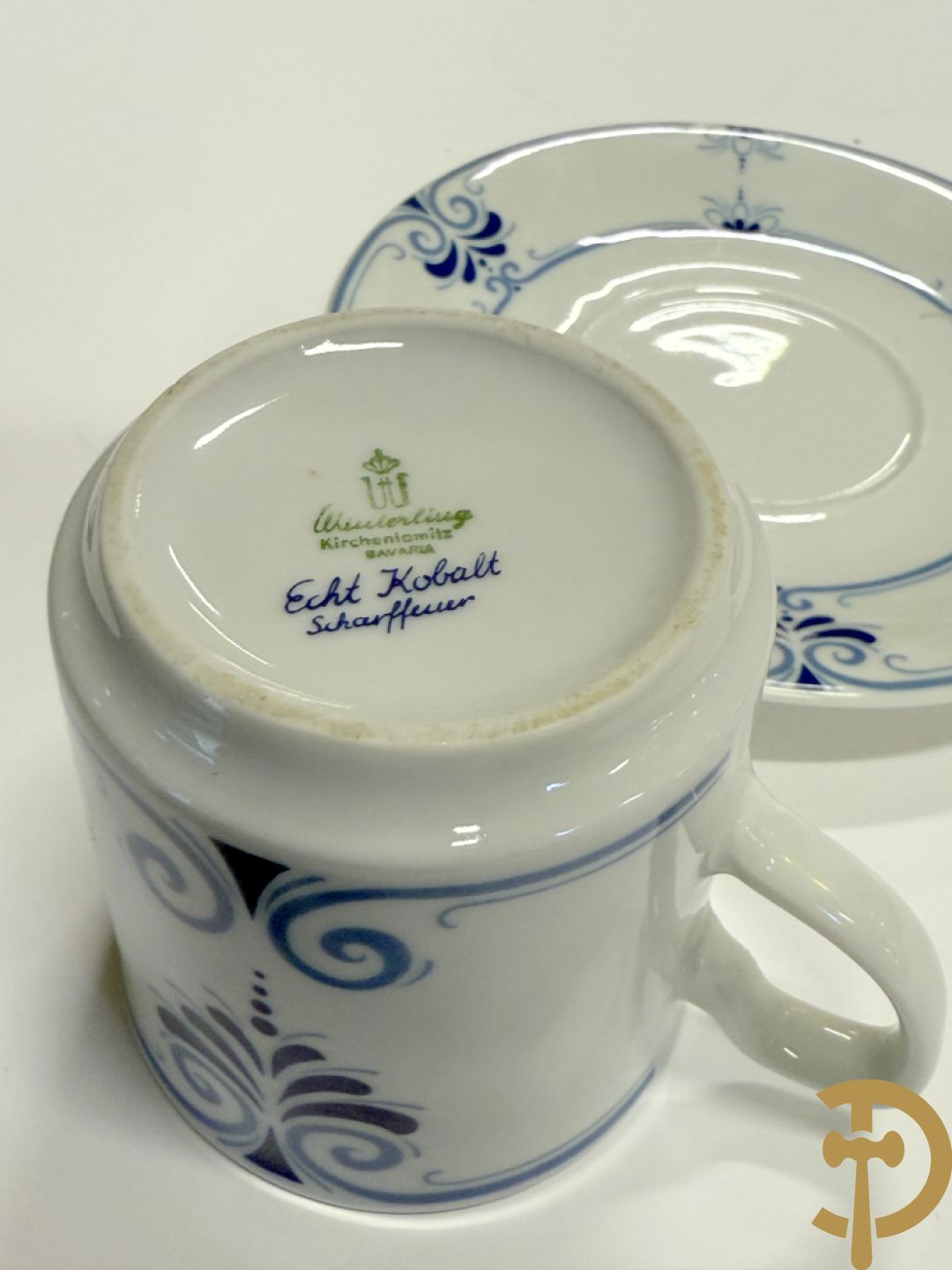 Porseleinen eet- en koffieservies, Winterling Kirchenlamitz Bavaria, met kobaltblauw decor + Porseleinen eet- en koffieservies met blauw bomendecor, Bavaria