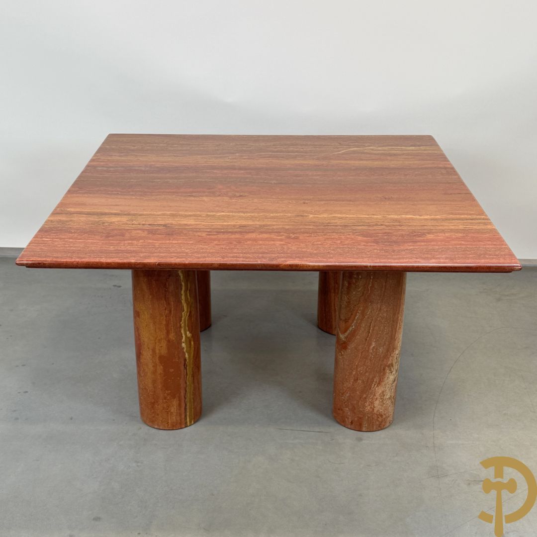 Geaderde marmeren Cassina tafel op 4 cilindervormige poten Mario Bellini