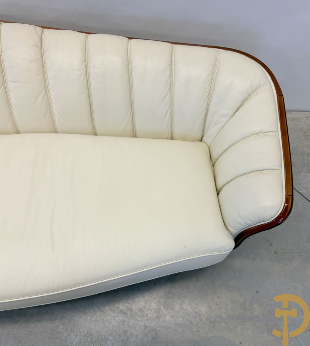 Wit lederen design zetel, Nieri getekend