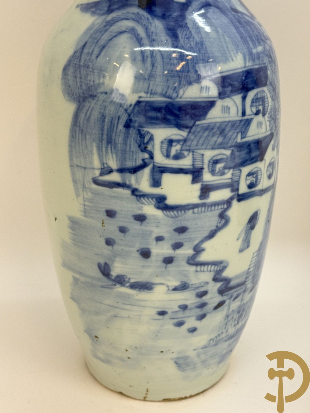 Paar Chinese blauw/wit vazen met geanimeerd huizendecor