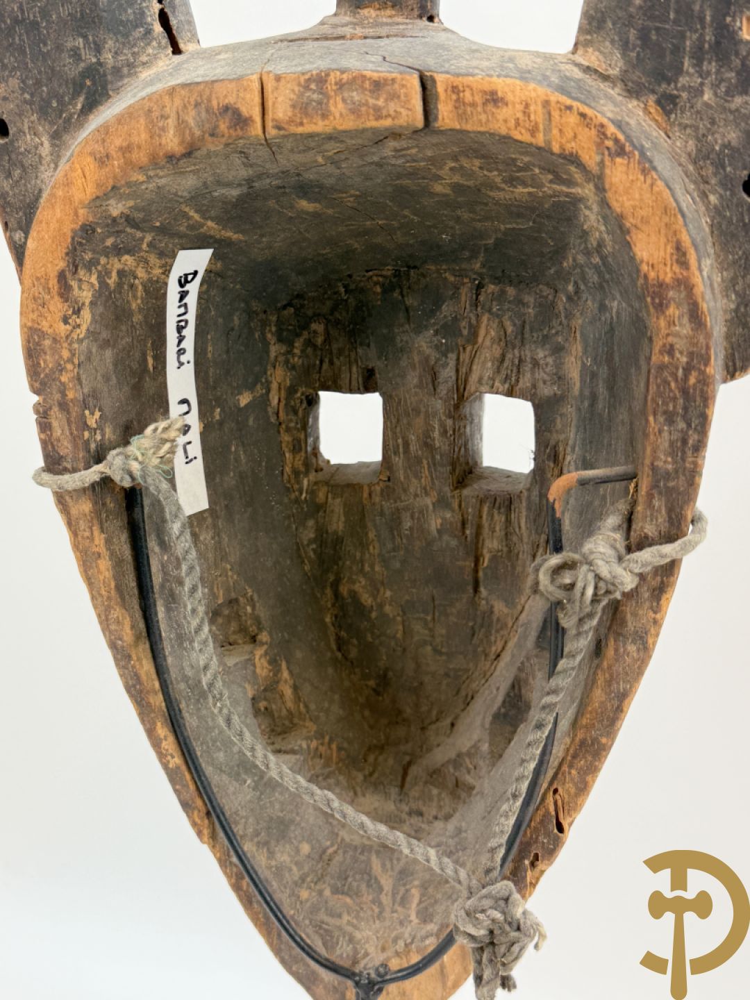 Twee Afrikaanse maskers : Bambara, rabbit masker + Yaka Nigeria masker