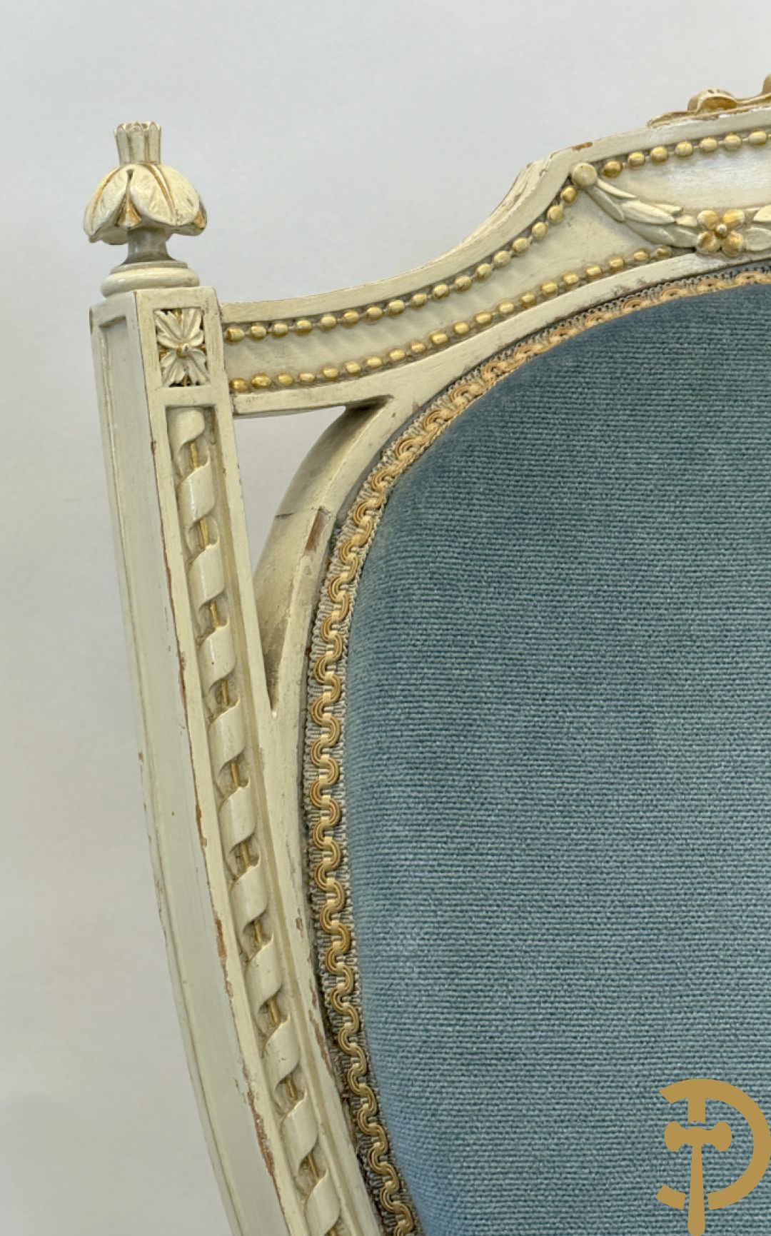Salonensemble Louis XVI stijl bestaande uit 2 armzetels, 2 stoelen en salontafel