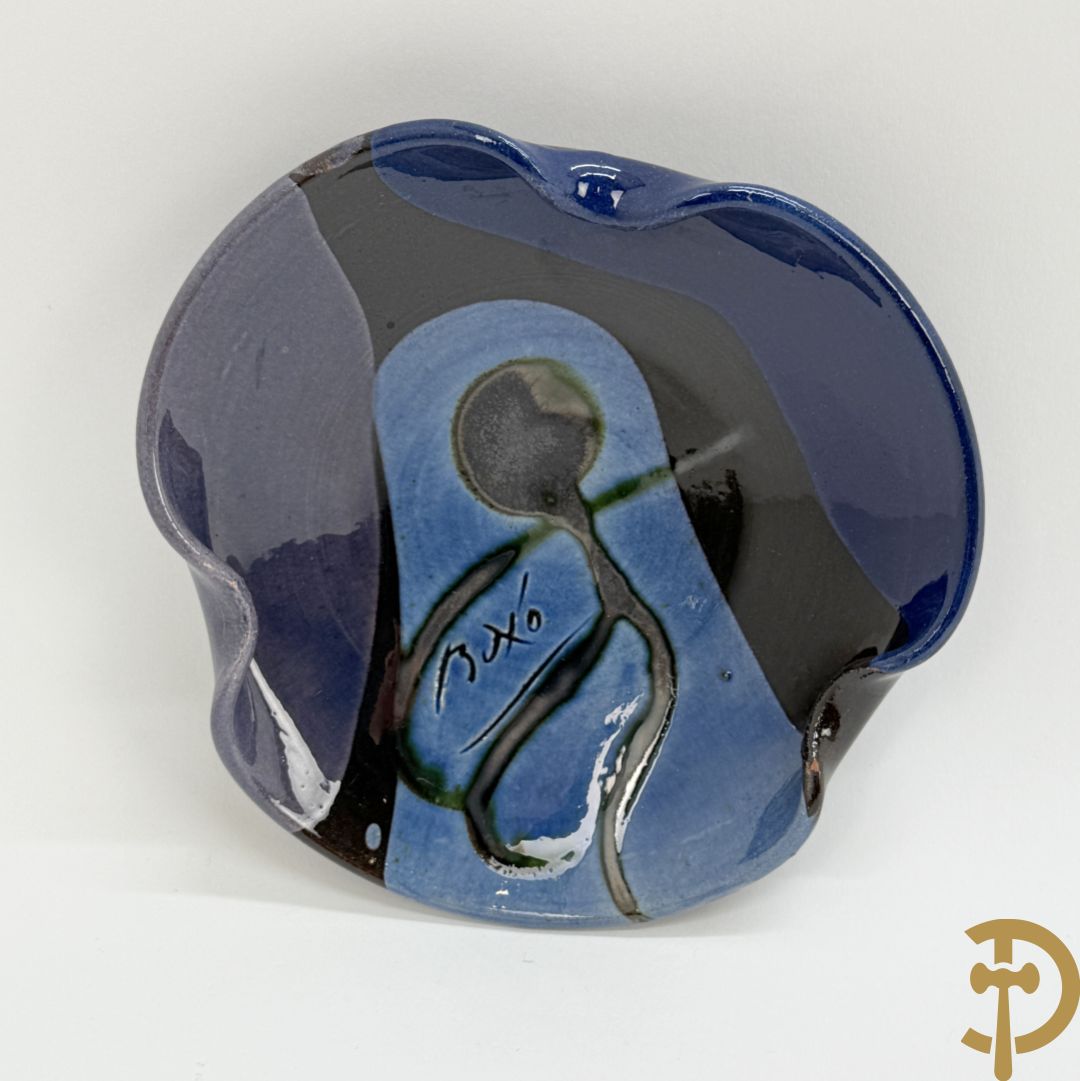 Vijf keramieken schaaltjes, expressionistische stijl, BUXO getekend