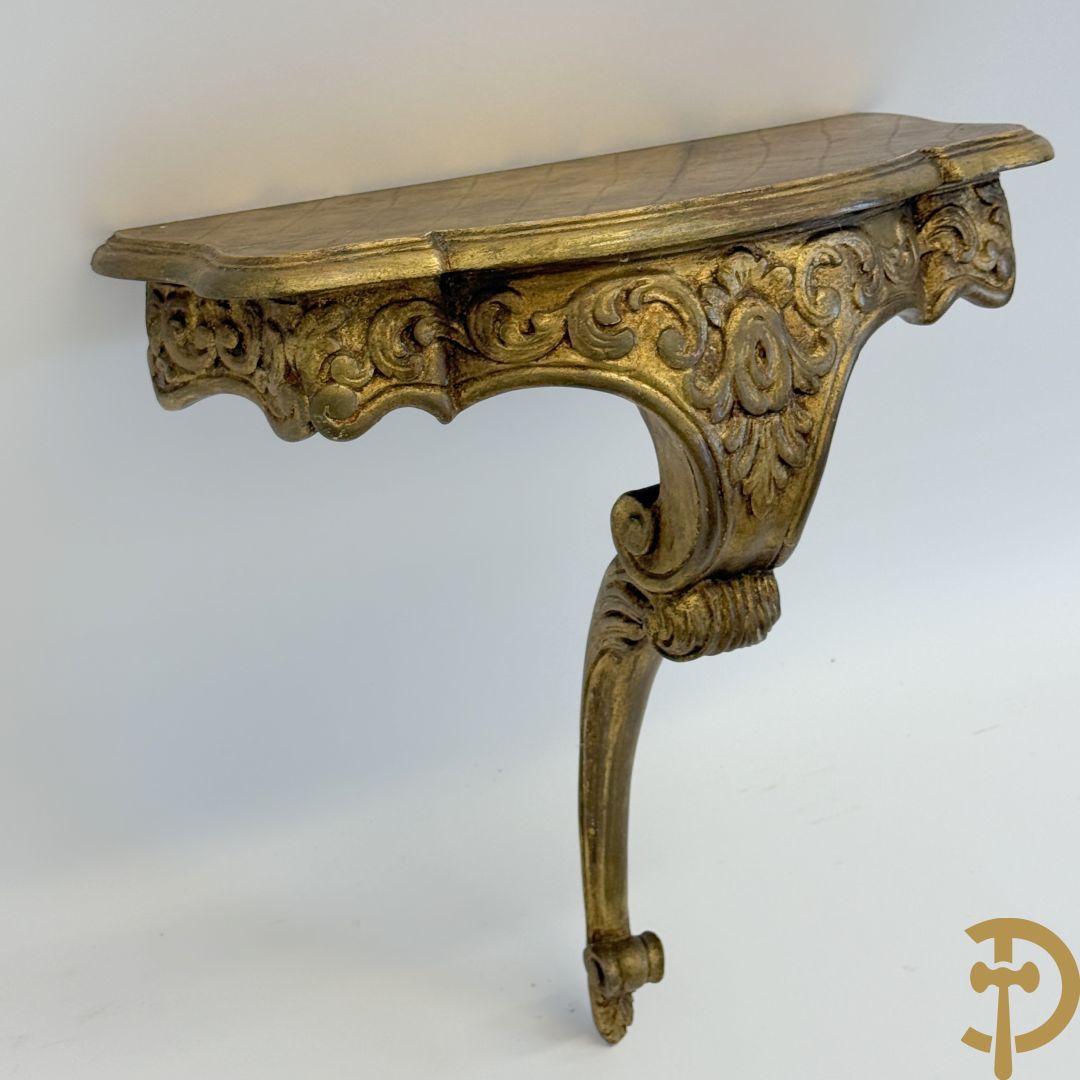 Vergulde spiegel met rocaillemotieven + console