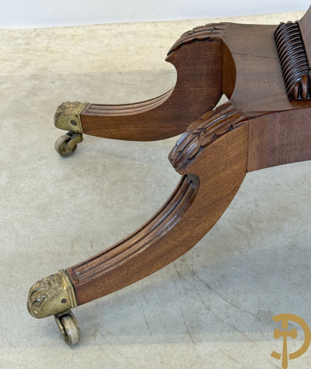 Engelse pembroketable met openflapbare zijkanten en lade - op vierpikkel