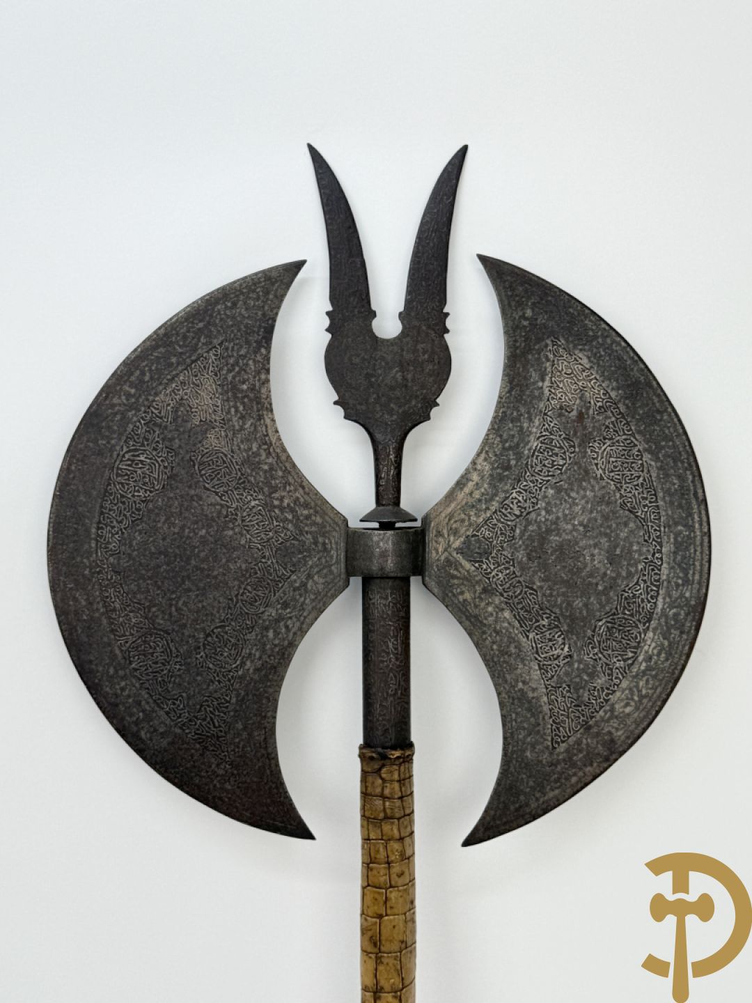 Ijzeren ceremoniële bewerkte dubbele Perzische Mahdist bijl of Tabar, 19e