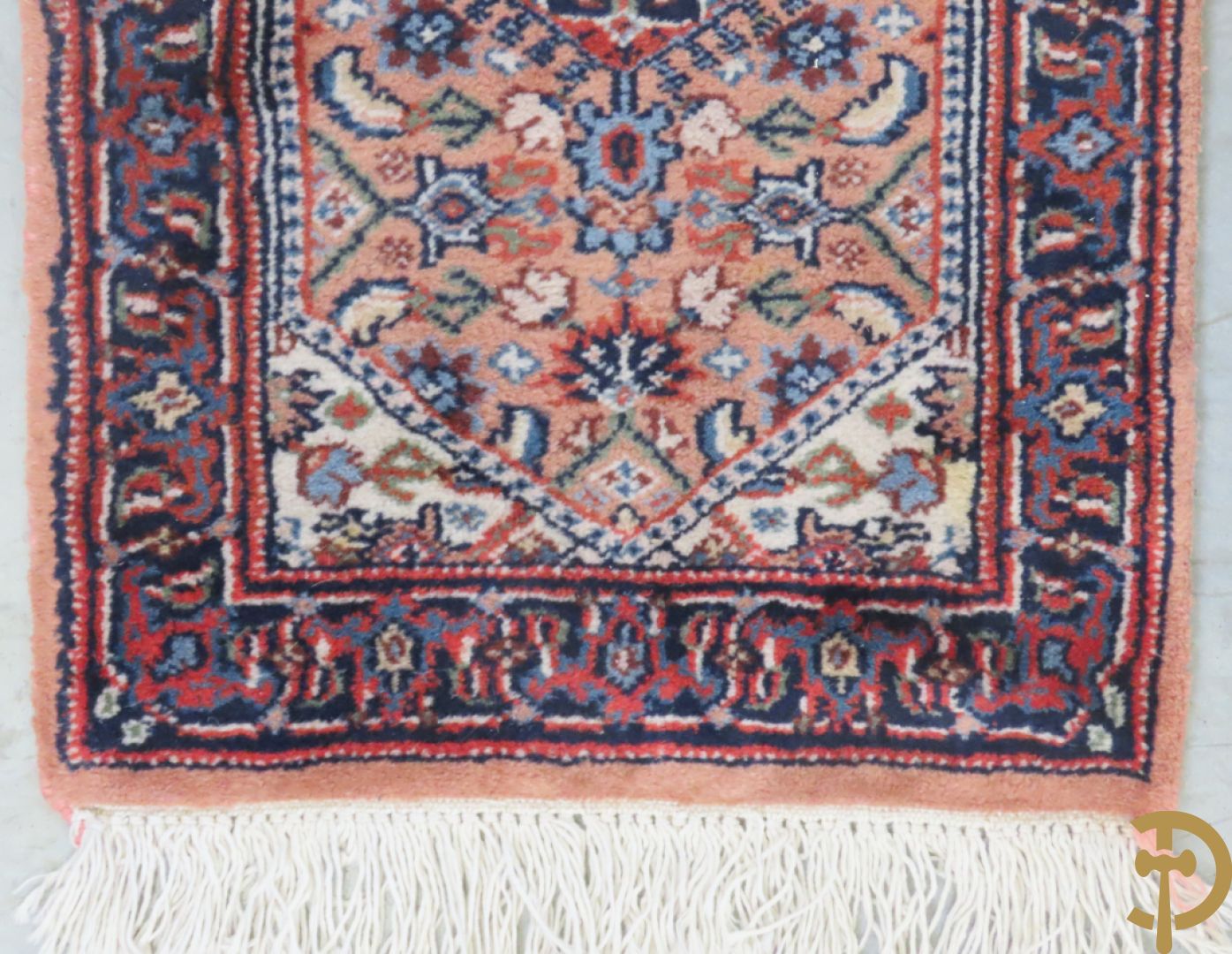 Zes oosterse handgeknoopte tapijten w.o. 2 Bouchara, Hamadan en 2 voettapijtjes