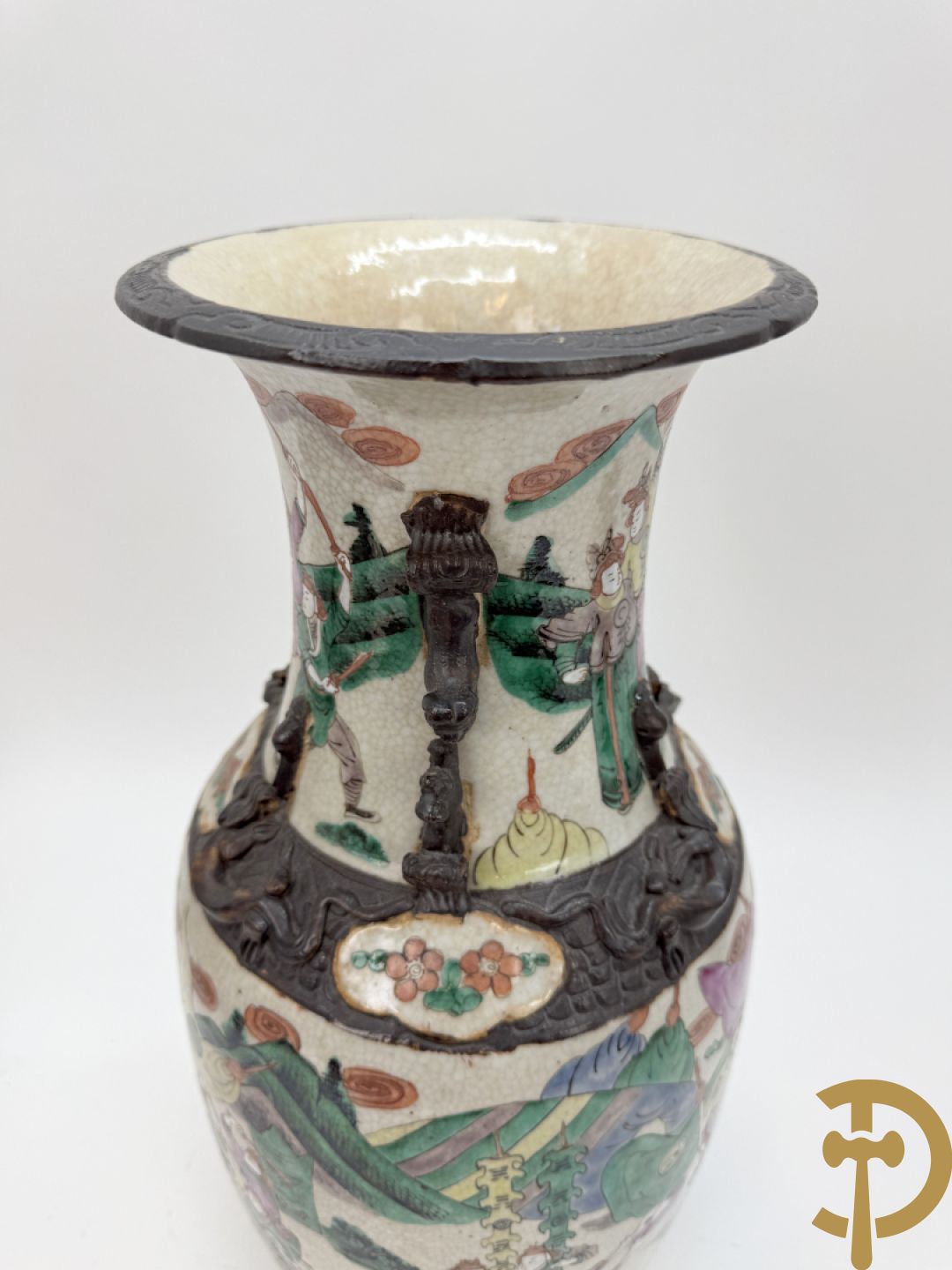 Twee Nankinvazen met geanimeerd krijgerdecor