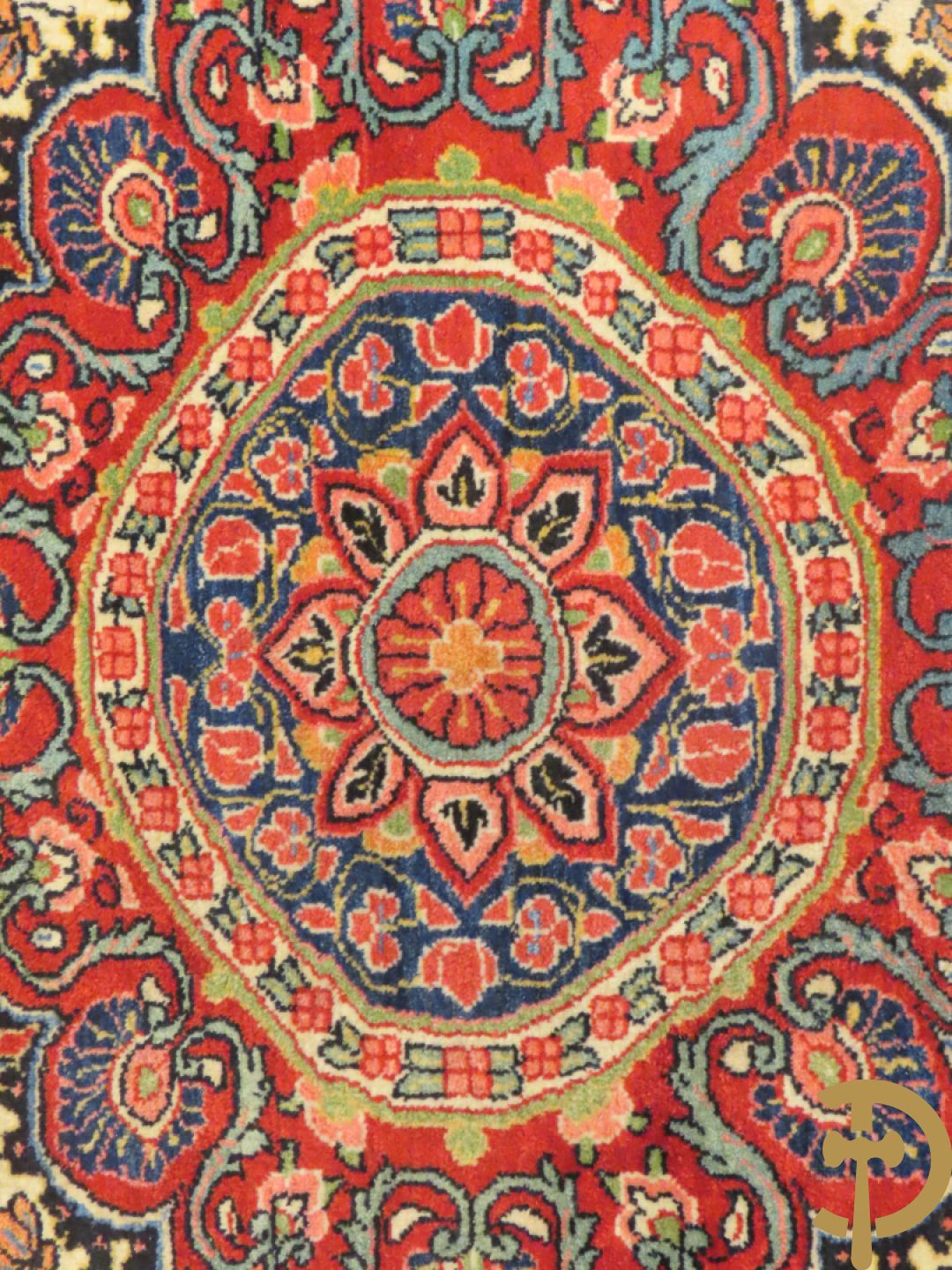 Oosters handgeknoopt tapijt met cashmeremotieven