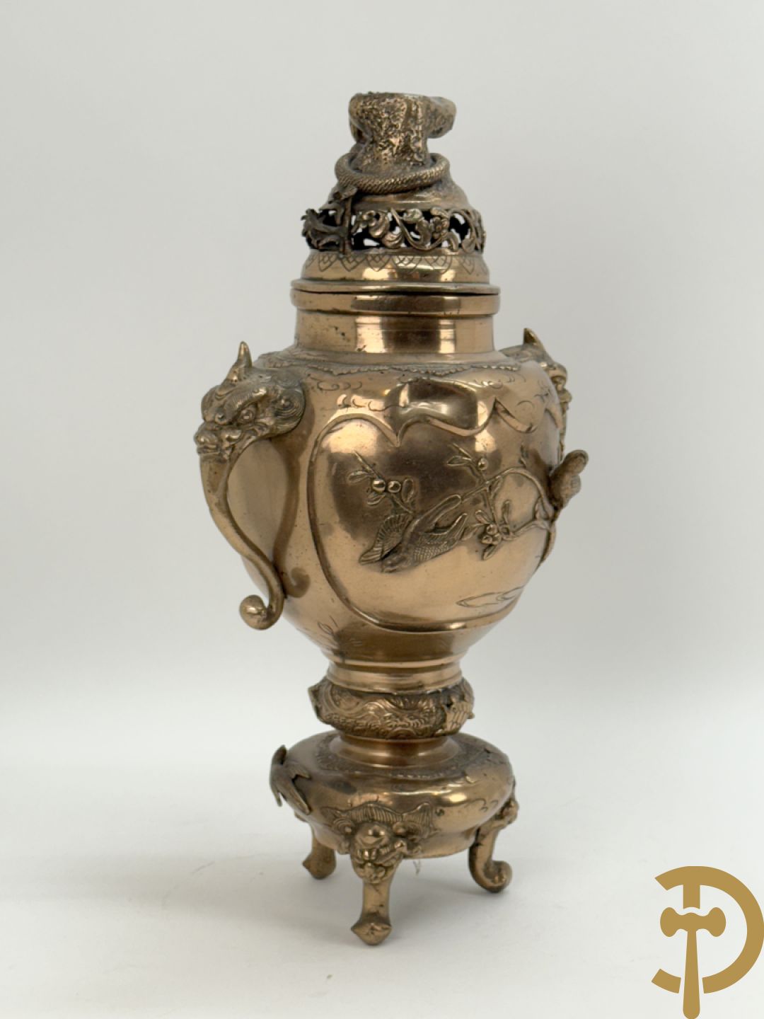 Vergulde bronzen Japanse brule parfum met vogelmotieven en bovenaan met slang bezet