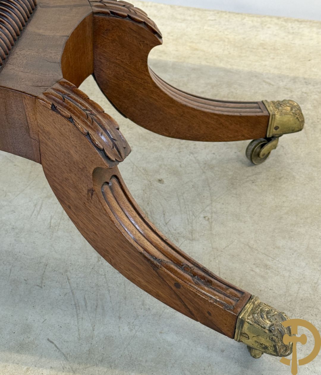 Engelse pembroketable met openflapbare zijkanten en lade - op vierpikkel