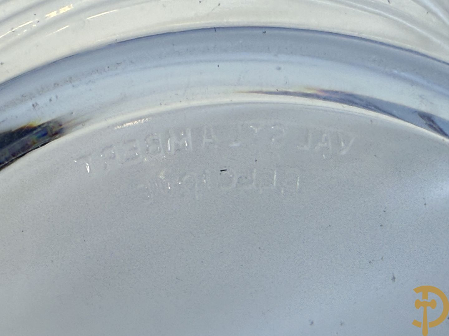 Twee x zes onderzetschaaltjes voor glazen + onderzetschaal voor fles + 4 Val-Saint-Lambert asbakken + blauwe geperste coupe Val-Saint-Lambert met vogeldecor + asbak Daum Nancy