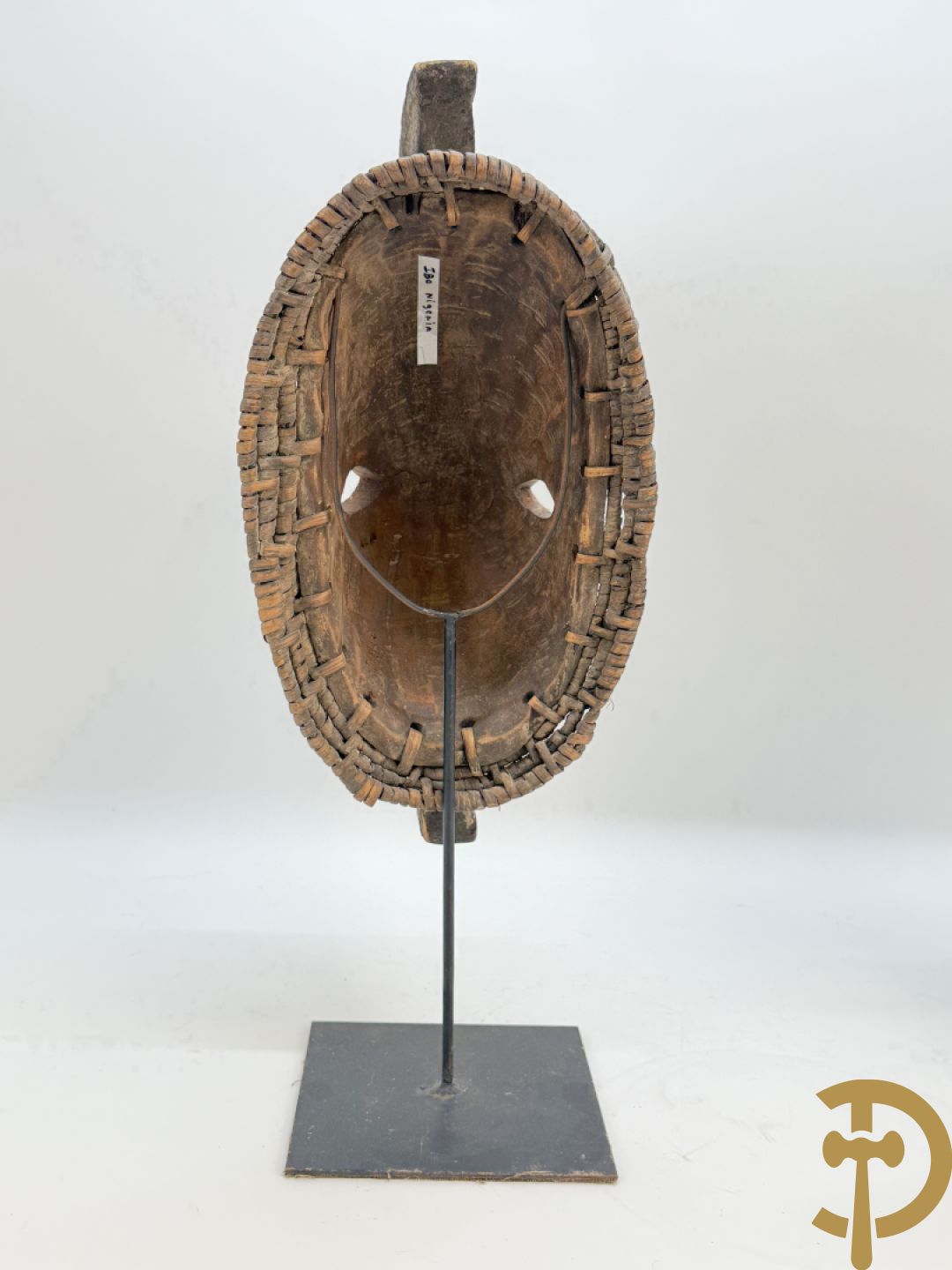 Twee Afrikaanse hout sculpturen : Ibo Nigeria masker + Malinees vogelbeeld Chiwara