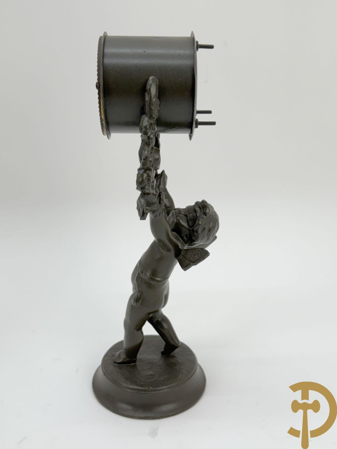 Zes miniatuurklokjes w.o. cupido houdende een pendule, marmeren kapelklokje, 2 reiswekkers, Napoleon III pendule in koper en zamak klokje