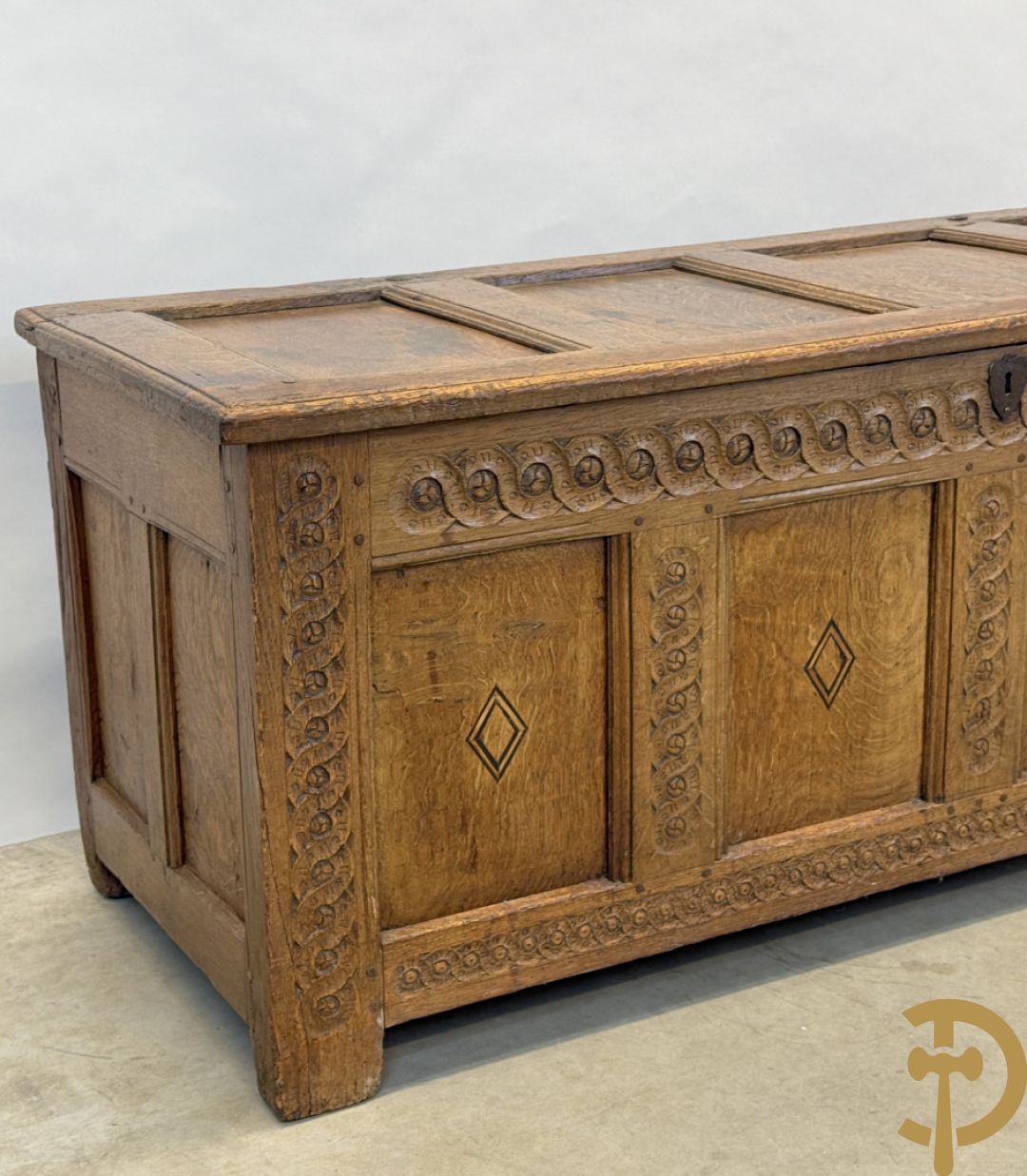 Massief eiken Engelse gesculpteerde panelenkoffer
