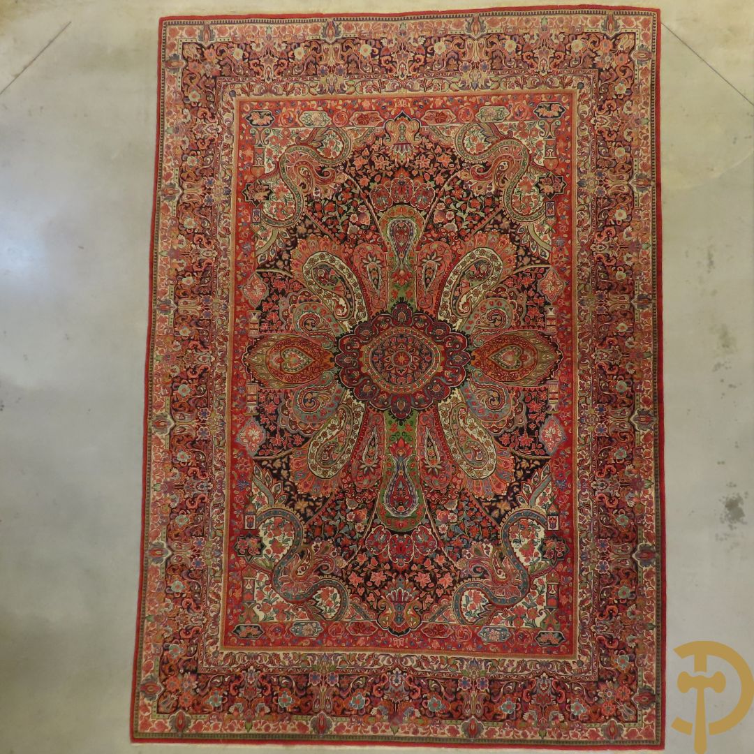 Oosters handgeknoopt tapijt met cashmeremotieven