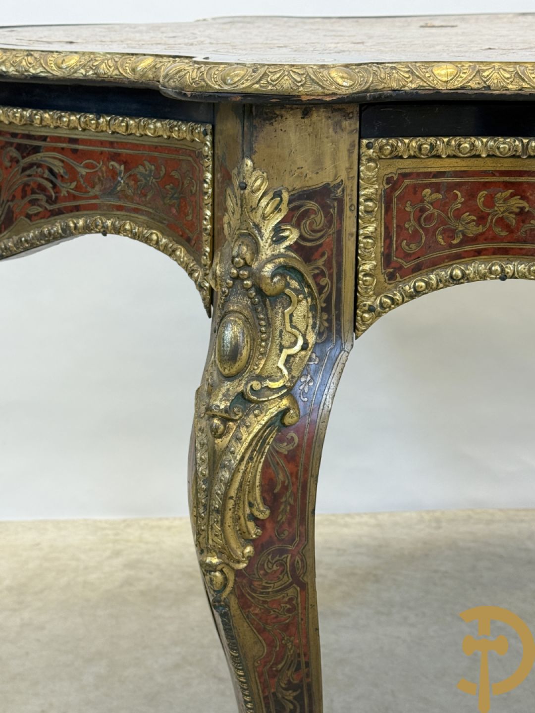 Boulle tafel met lade, Napoleon III, met mooi koperinleg en bronzen ornamenten, 19e