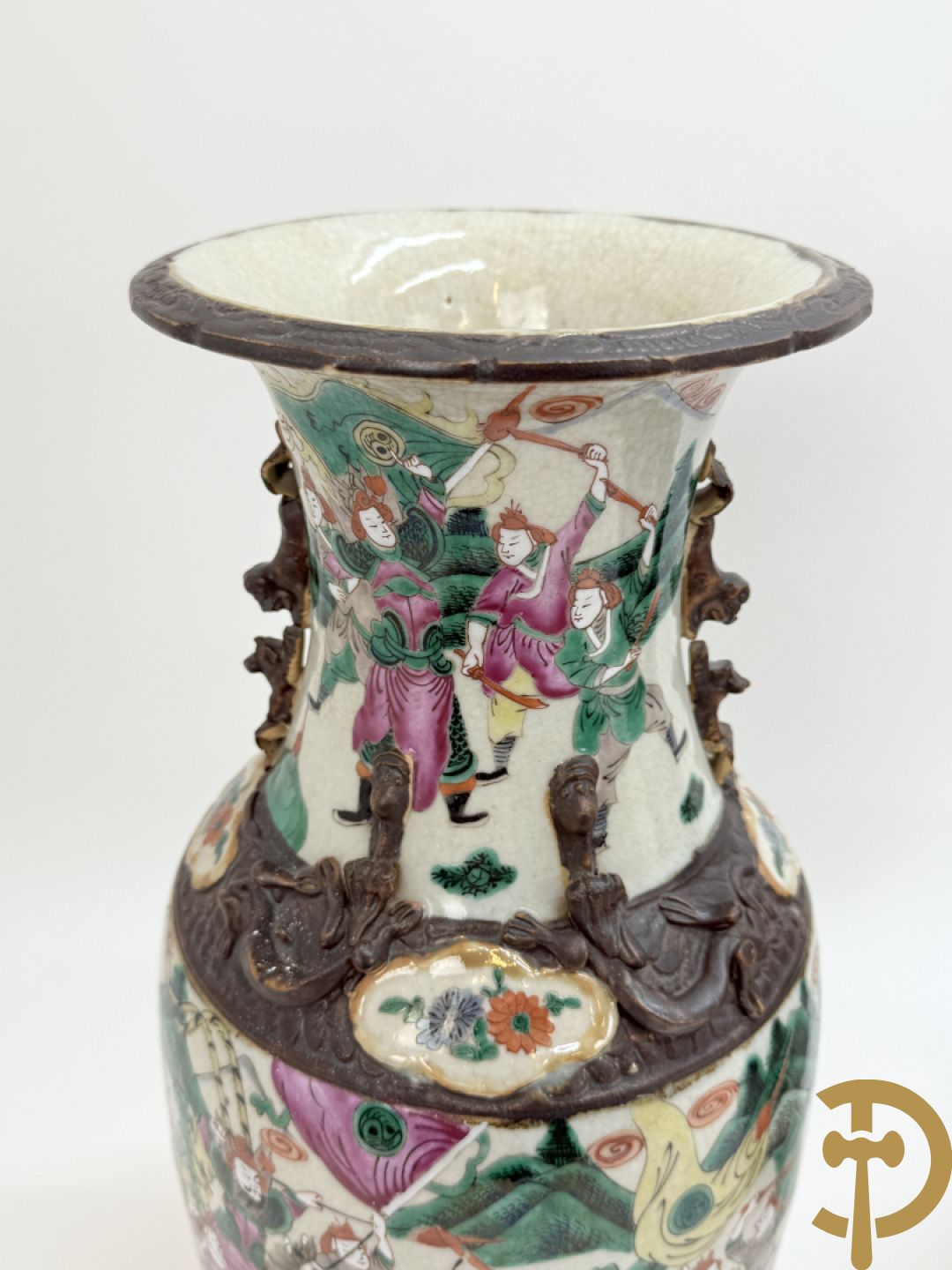 Twee Nankinvazen met geanimeerd krijgerdecor