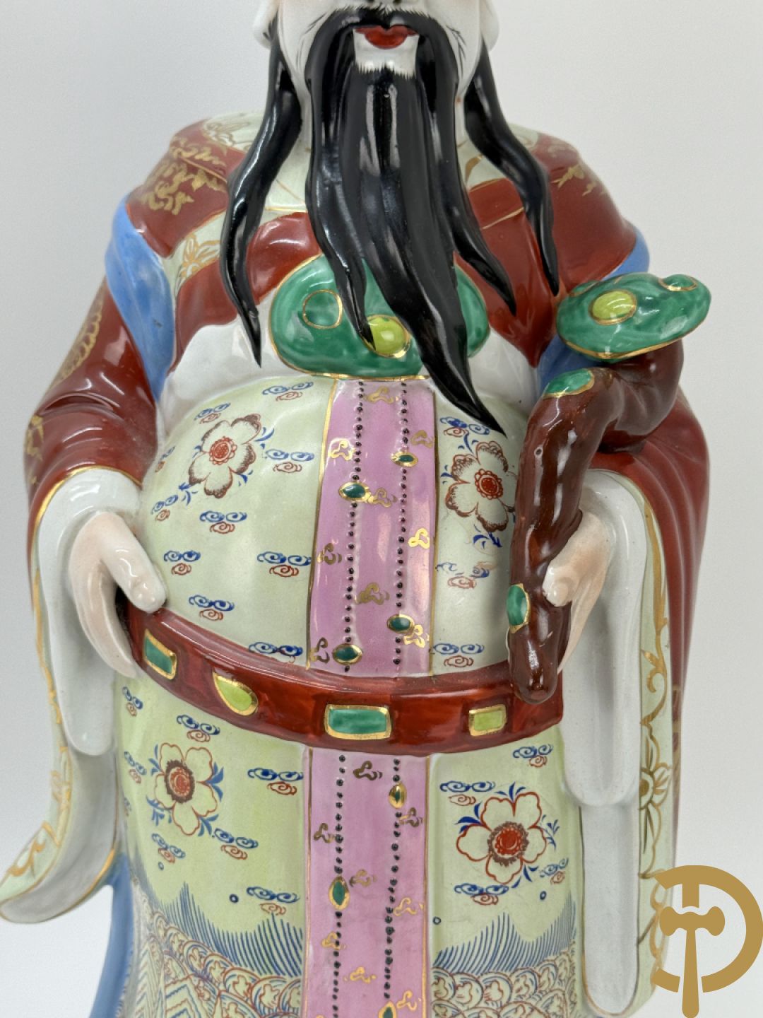 Chinese keramieken wijsgeer met staf + paar papegaaien in meerkleurige keramiek + 2 paar Aziatische keramieken fo-hondjes