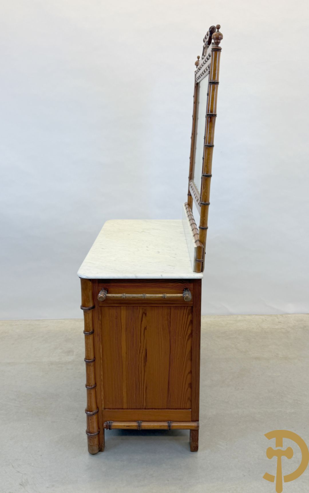 Bamboe opschiktafel mt 4 lades, wit marmeren blad en spiegel