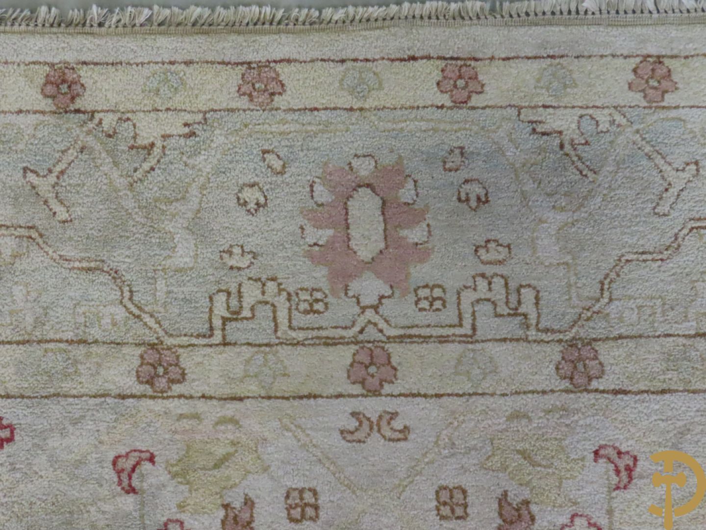 Oosters handgeknoopt tapijt met bloemenpatronen op beige fond, Oushak