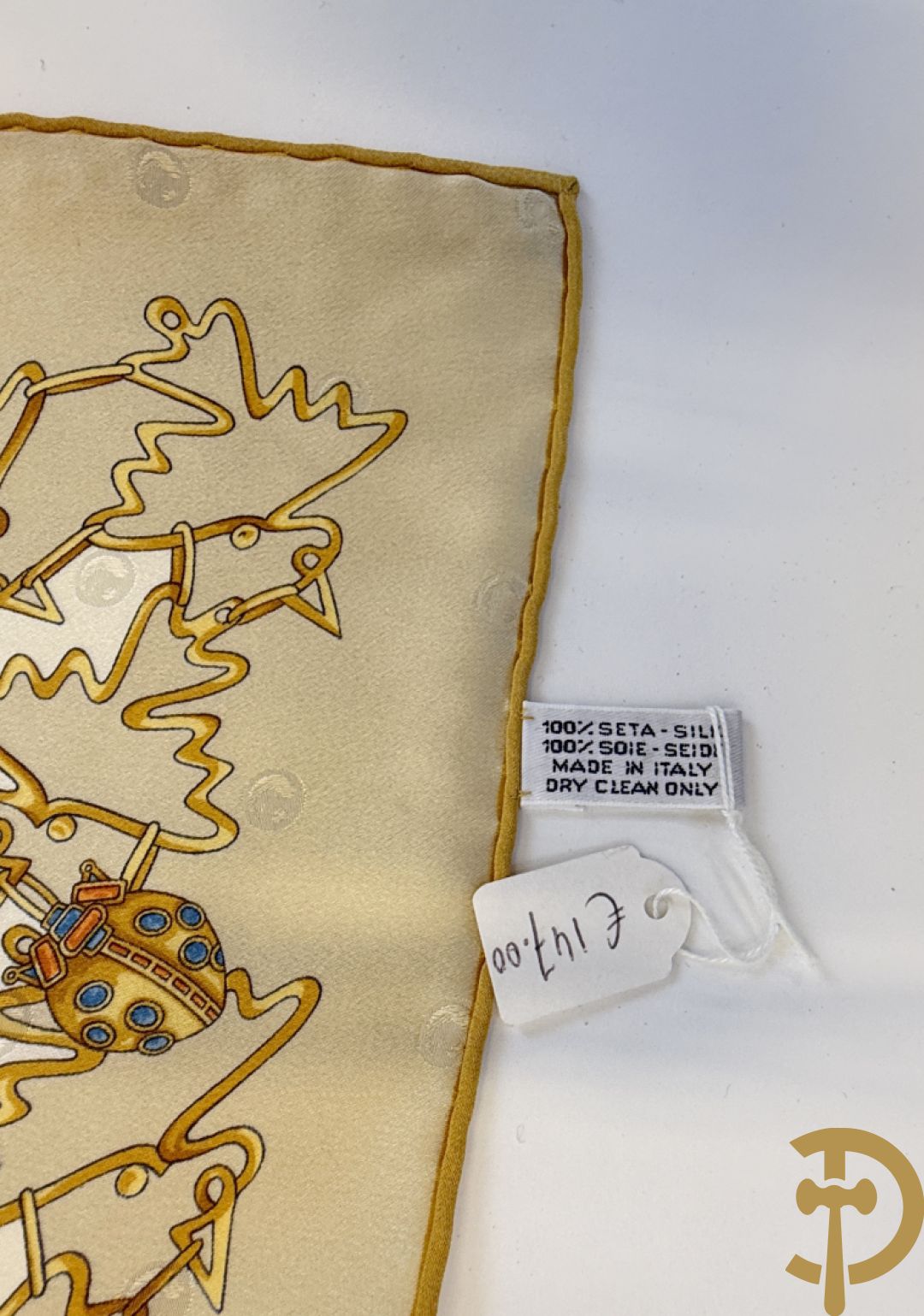 Vier foulards Nina Ricci (nooit gedragen komt uit winkel restant)