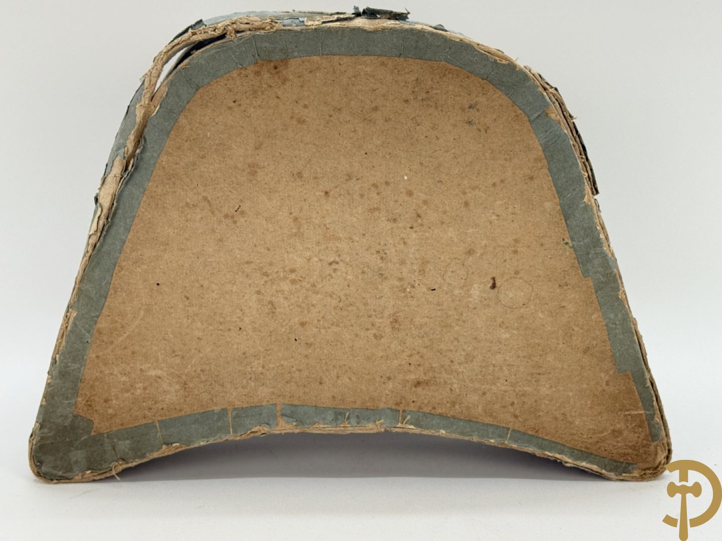 Oude Engelse plooibare steek voor hoed in doos