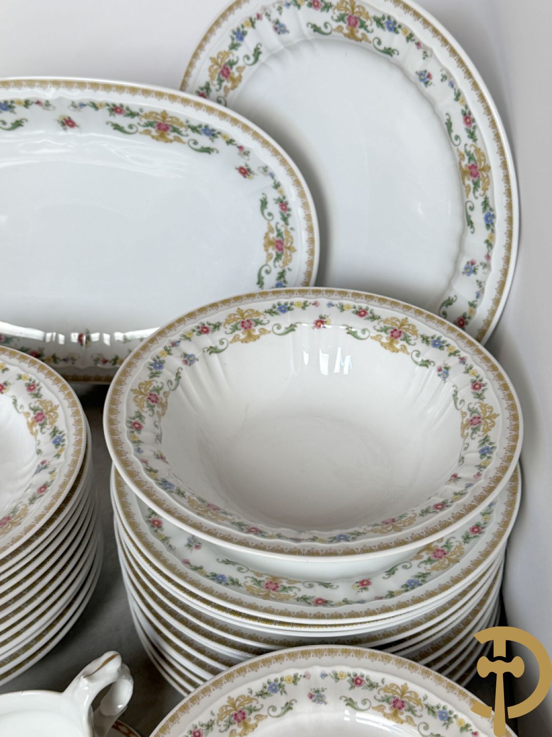 Porseleinen eetservies met bloemendecor, Eschenbach + Porseleinen eet- en koffieservies met gebloemde rand, Fürstenberg