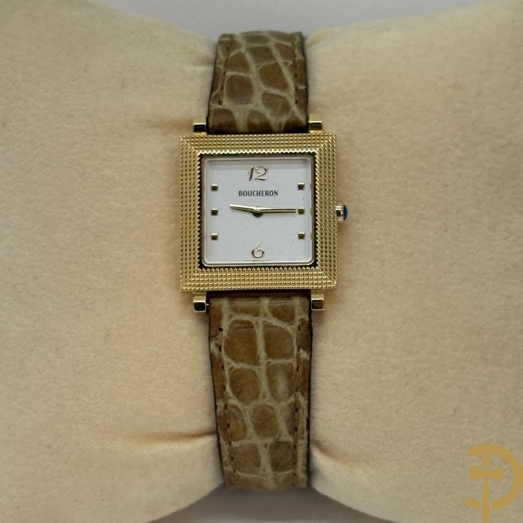 Geelgouden dameshorloge Boucheron Carrée in bijhorende lederen box, gemerkt 18 Kt. en genummerd 403436 - Met 2 verschillende bandjes + certificaten