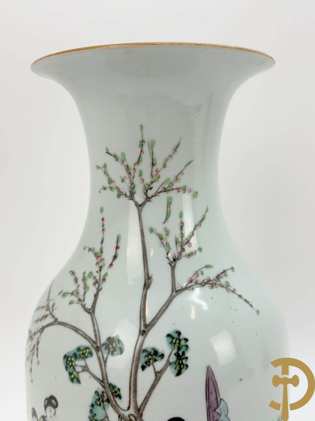 Chinese porseleinen vaas met decor van Chinese dames en kinderen