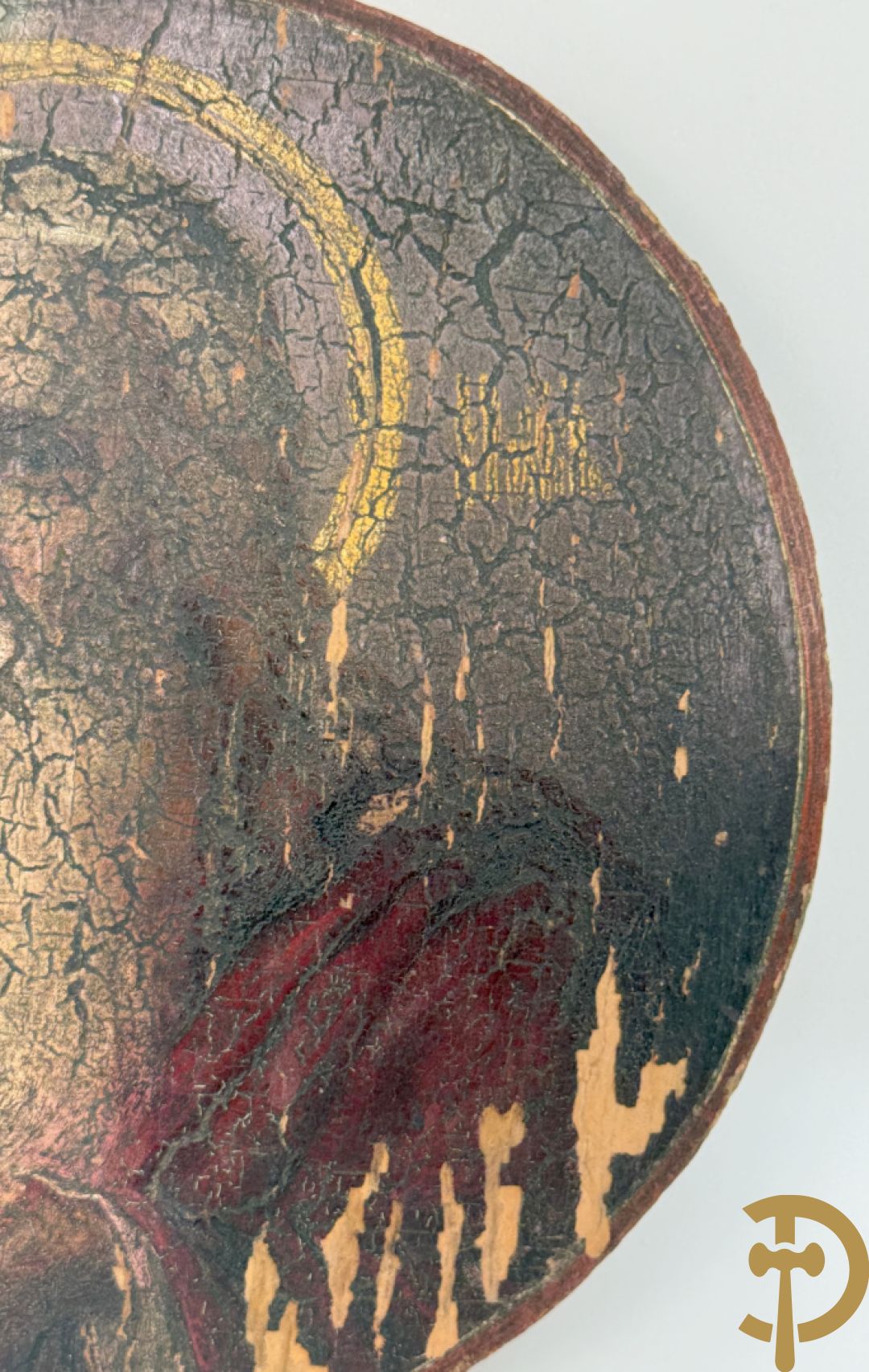 Rond handbeschilderd paneel met evangelist