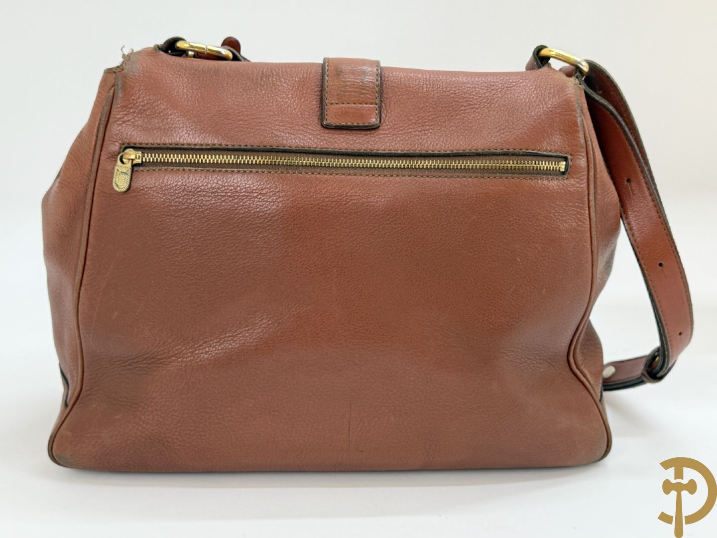 Bruin lederen handtas Delvaux + cognac lederen schoudertas Equivoque Delvaux