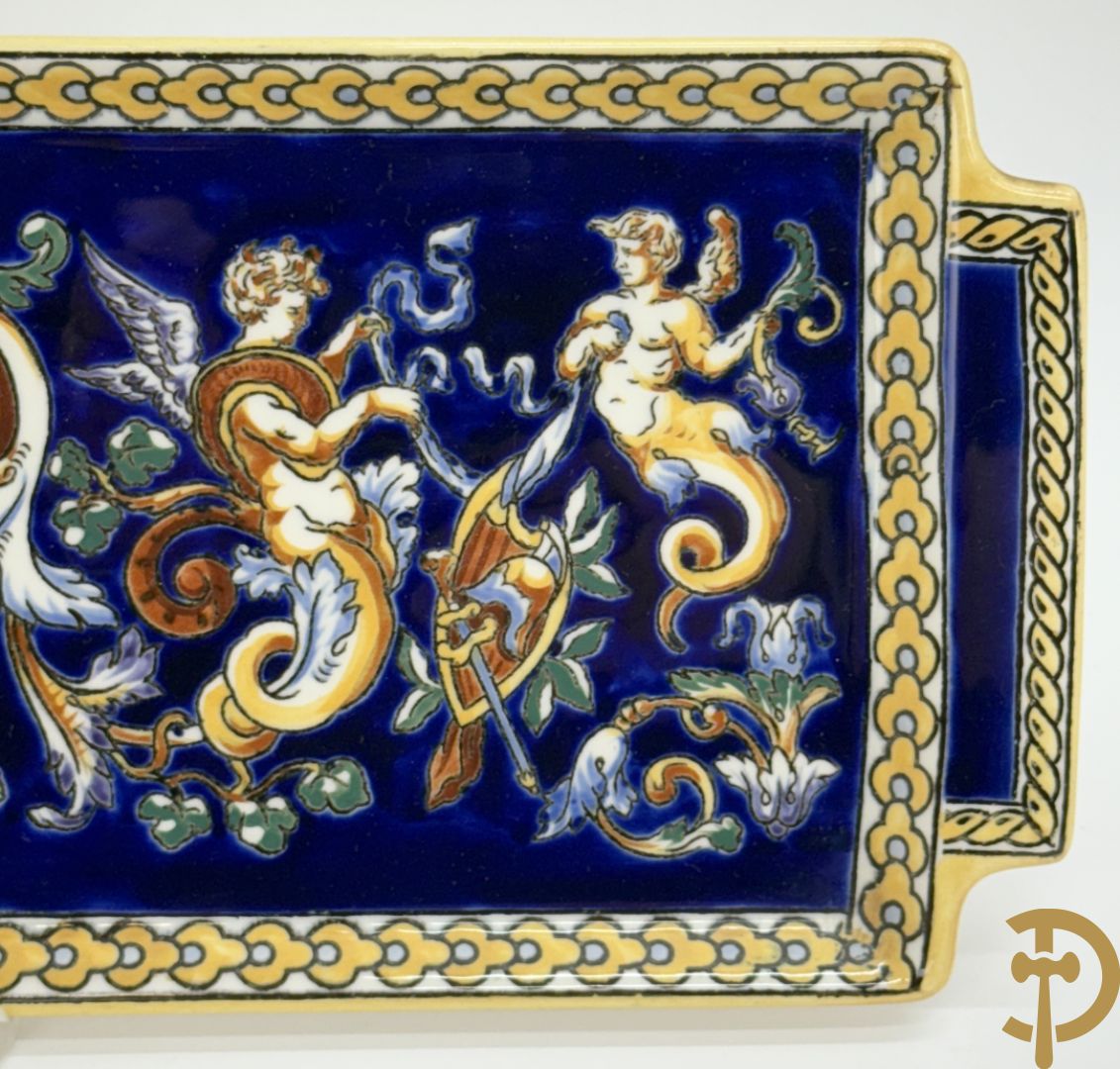 Gien schaal, 2 borden, coupe en 2 vazen met cupidodecor, decor 54