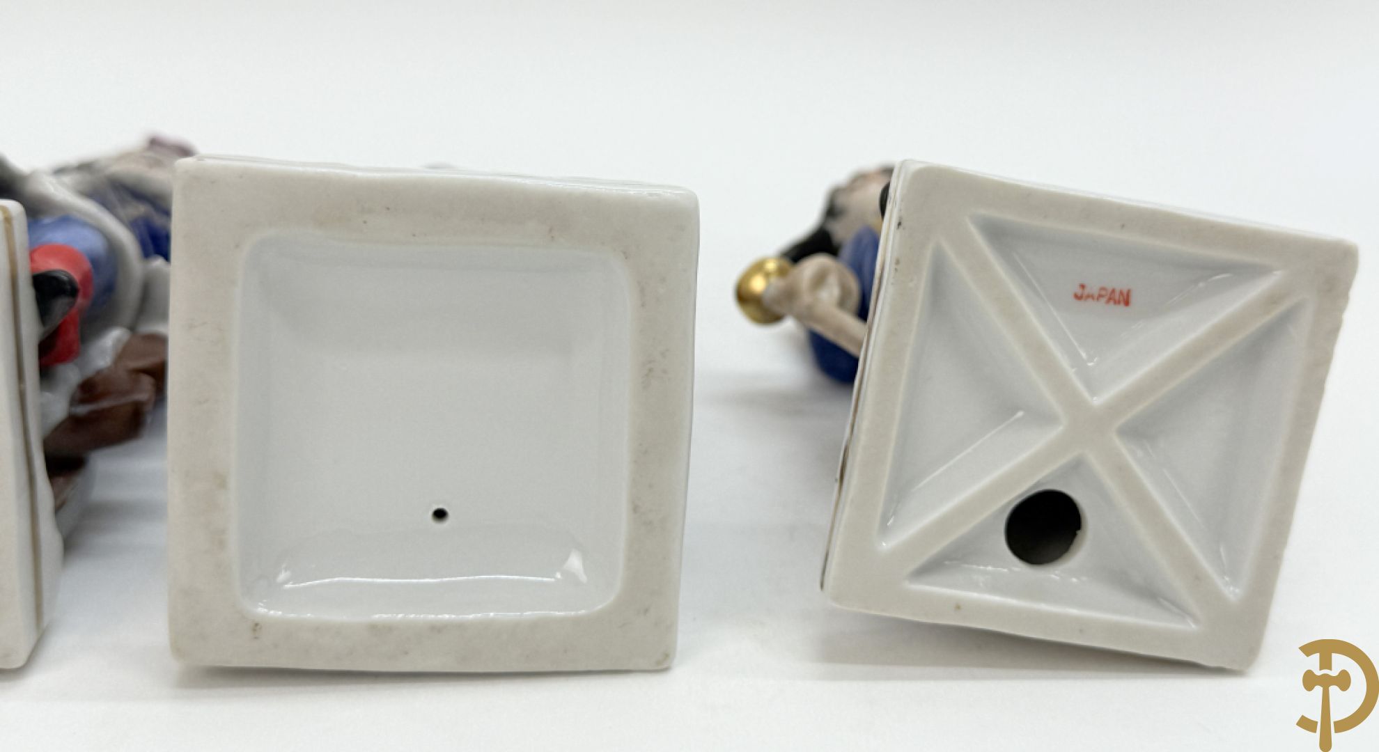 Porseleinen Napoleonistische figuren w.o. Napoleon te paard, 2 officieren, staande Napoleon en 4 kleine figuren