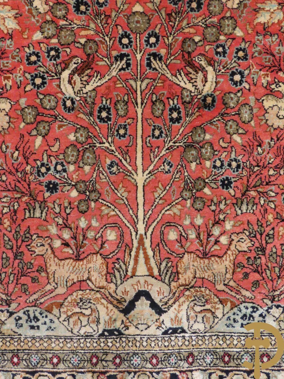 Oosters handgeknoopt tapijt zijde op katoen met dierenmotieven en levensboom