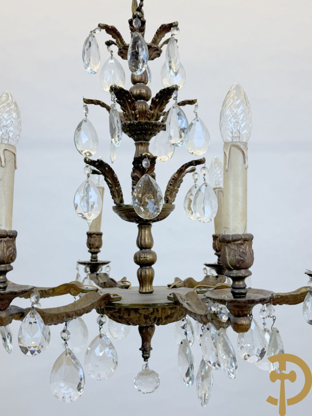 Zesarmige luchter met accanthusranken