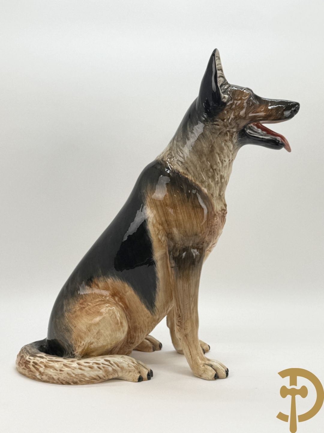 Meerkleurige keramieken Duitse herdershond