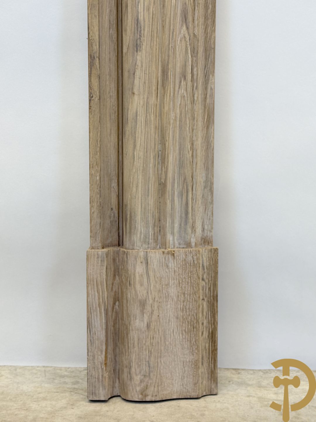 Eiken schouwmantel met gestoken molures