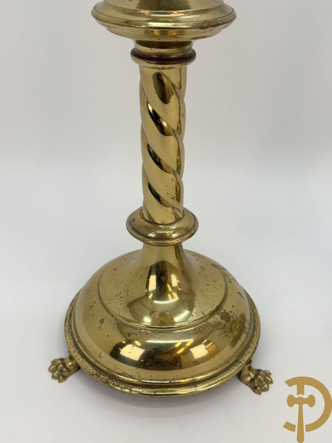 Paar koperen Neo Gotische kandelaars