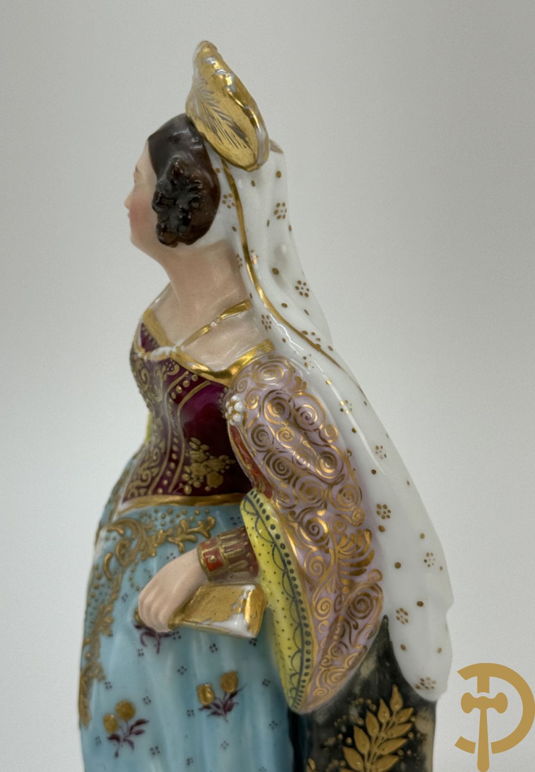 Paar 19e porseleinen Vieux Paris beeldjes van edelheer en edelvrouw